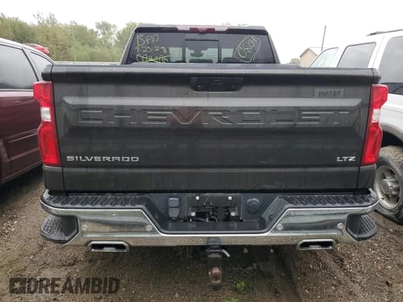 ✅ 2021 Chevrolet Silverado 1500 • VIN: MV1N3886791ND • Лот: 70760693. Опубликован ранее на Copart с пробегом 27 038 миль. Бесплатный доступ к архиву аукционных продаж из США и подробный отчёт об истории автомобиля на DreamBid. Изображение 6.