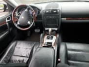 ✅ 2006 Porsche Cayenne S • VIN: WP1AB29PX6LA65552 • Lot: 66897625. Wystawiony na Copart z przebiegiem 216 597 mil. Bezpłatny archiwum sprzedaży aukcyjnych z USA i szczegółowy raport historii pojazdu na DreamBid. Zdjęcie 8.