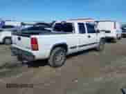 ✅ 2001 Chevrolet Silverado 1500 LT • VIN: 1GCEC19T01Z152616 • Lot: 41454877. Wystawiony na IAAI z przebiegiem 208 347 mil mil. Skorzystaj z bezpłatnego archiwum sprzedaży aukcyjnych z USA i zobacz szczegółowy raport historii pojazdu na DreamBid. Zdjęcie 4.