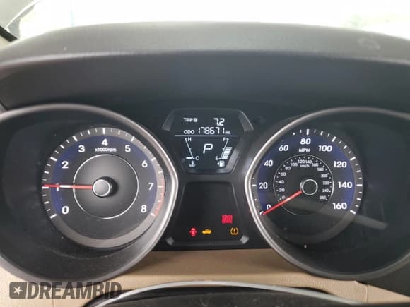 ✅ 2013 Hyundai Elantra Limited • VIN: 5NPDH4AE7DH295988 • Lot: 82532825. Listed on Copart with 178,671 mi. Free auction sales archive from the USA and detailed vehicle history report at DreamBid. Image 9.