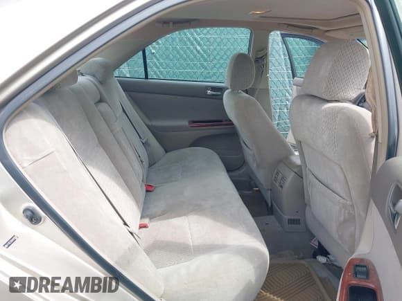 ✅ 2004 Toyota Camry LE • VIN: 4T1BE32K84U916090 • Lot: 42676608. Wystawiony na IAAI z przebiegiem 110 150 mil. Bezpłatny archiwum sprzedaży aukcyjnych z USA i szczegółowy raport historii pojazdu na DreamBid. Zdjęcie 8.