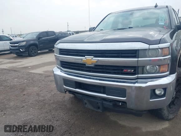 ✅ 2015 Chevrolet Silverado 2500HD LT • VIN: 1GC1KVEG6FF678291 • Lot: 42122390. Wystawiony na IAAI z przebiegiem 247 453 mil. Bezpłatny archiwum sprzedaży aukcyjnych z USA i szczegółowy raport historii pojazdu na DreamBid. Zdjęcie 6.