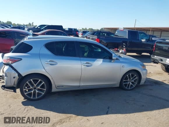 ✅ 2015 Lexus CT 200h • VIN: JTHKD5BH2F2225450 • Lot: 43388142. Wystawiony na IAAI z przebiegiem 148 612 mil. Bezpłatny archiwum sprzedaży aukcyjnych z USA i szczegółowy raport historii pojazdu na DreamBid. Zdjęcie 14.