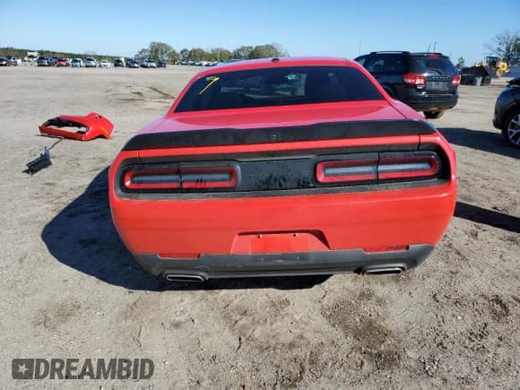 ✅ 2022 Dodge Challenger SXT • VIN: 2C3CDZAG1NH182266 • Lot: 80515843. Wystawiony na Copart z przebiegiem 16 593 mil. Bezpłatny archiwum sprzedaży aukcyjnych z USA i szczegółowy raport historii pojazdu na DreamBid. Zdjęcie 6.