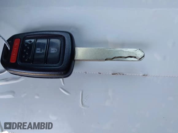 ✅ 2017 Honda Fit LX • VIN: JHMGK5H56HS001402 • Lot: 43479939. Wystawiony na IAAI z przebiegiem 37 112 mil. Bezpłatny archiwum sprzedaży aukcyjnych z USA i szczegółowy raport historii pojazdu na DreamBid. Zdjęcie 11.