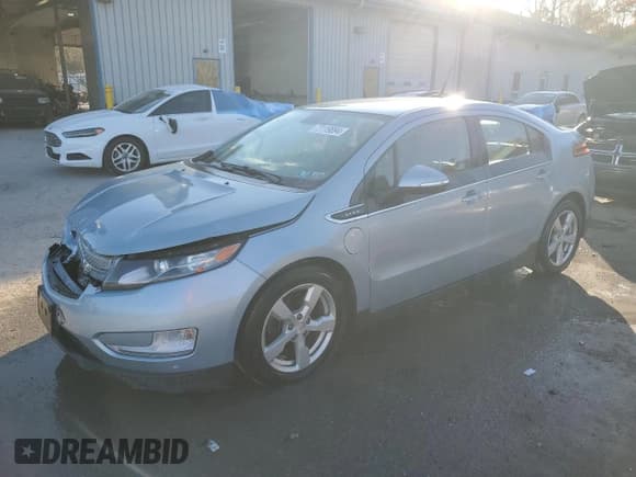 ✅ 2013 Chevrolet Volt • VIN: 1G1RB6E43DU148151 • Lot: 77119894. Wystawiony na Copart z przebiegiem 135 134 mil. Bezpłatny archiwum sprzedaży aukcyjnych z USA i szczegółowy raport historii pojazdu na DreamBid. Zdjęcie 1.
