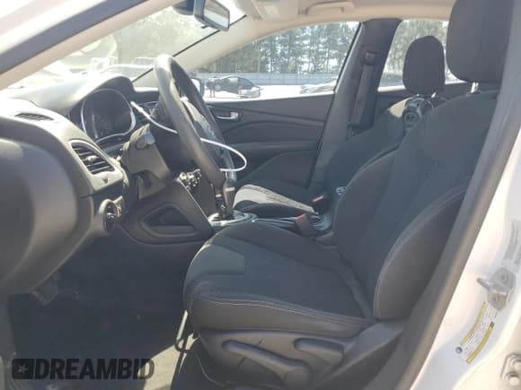 ✅ 2016 Dodge Dart SXT • VIN: 1C3CDFBB0GD563589 • Лот: 69393025. Опубликован ранее на Copart с пробегом 194 133 миль. Бесплатный доступ к архиву аукционных продаж из США и подробный отчёт об истории автомобиля на DreamBid. Изображение 7.