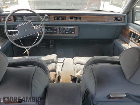 ✅ 1987 Buick Park Avenue • VIN: 1G4CW5132H1449294 • Lot: 71214245. Wystawiony na Copart z przebiegiem 79 098 mil. Bezpłatny archiwum sprzedaży aukcyjnych z USA i szczegółowy raport historii pojazdu na DreamBid. Zdjęcie 8.