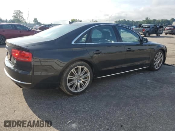 ✅ 2011 Audi A8 • VIN: WAUAVAFD2BN020808 • Lot: 66963835. Wystawiony na Copart z przebiegiem 127 003 mil. Bezpłatny archiwum sprzedaży aukcyjnych z USA i szczegółowy raport historii pojazdu na DreamBid. Zdjęcie 3.