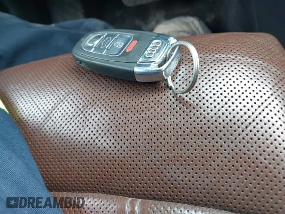 ✅ 2012 Audi A6 Prestige • VIN: WAUHGAFC2CN149746 • Lot: 42903082. Wystawiony na IAAI z przebiegiem 175 789 mil. Bezpłatny archiwum sprzedaży aukcyjnych z USA i szczegółowy raport historii pojazdu na DreamBid. Zdjęcie 11.