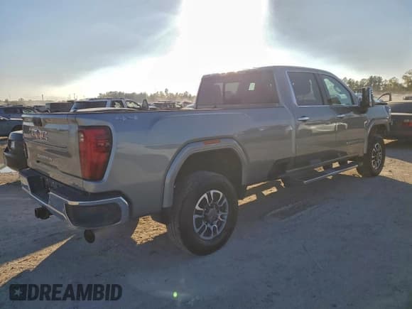 ✅ 2024 GMC Sierra 3500HD SLT • VIN: 1GT49UEYXRF257660 • Lot: 96170865. Wystawiony na Copart z przebiegiem 22 336 mil. Bezpłatny archiwum sprzedaży aukcyjnych z USA i szczegółowy raport historii pojazdu na DreamBid. Zdjęcie 3.