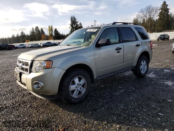 ✅ 2012 Ford Escape XLT • VIN: 1FMCU9DG4CKA22956 • Lot: 91821685. Wystawiony na Copart z przebiegiem 156 022 mil. Bezpłatny archiwum sprzedaży aukcyjnych z USA i szczegółowy raport historii pojazdu na DreamBid. Zdjęcie 1.