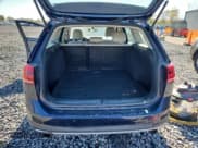 ✅ 2017 Volkswagen Golf S • VIN: 3VWH17AU3HM536215 • Лот: 91123855. Опубликован ранее на Copart с пробегом 118 821 миль. Бесплатный доступ к архиву аукционных продаж из США и подробный отчёт об истории автомобиля на DreamBid. Изображение 6.