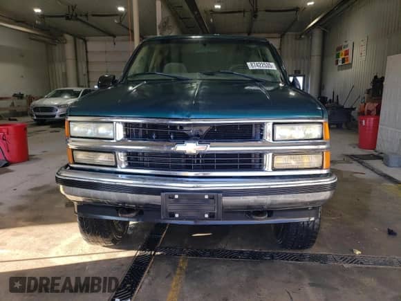 1998 Chevrolet Silverado 1500 with VIN 1GCEK19RXWE115952, listed as a Copart auction lot 87422535 with 248,499 mi miles and Salvage title. Bid and sale history available at DreamBid. Image 5.