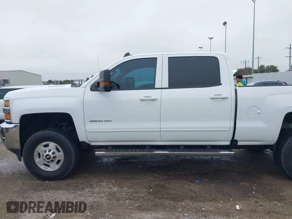 ✅ 2016 Chevrolet Silverado 2500HD LT • VIN: 1GC1KVE8XGF210140 • Лот: 41427651. Опубликован ранее на IAAI с пробегом 137 565 миль. Бесплатный доступ к архиву аукционных продаж из США и подробный отчёт об истории автомобиля на DreamBid. Изображение 14.