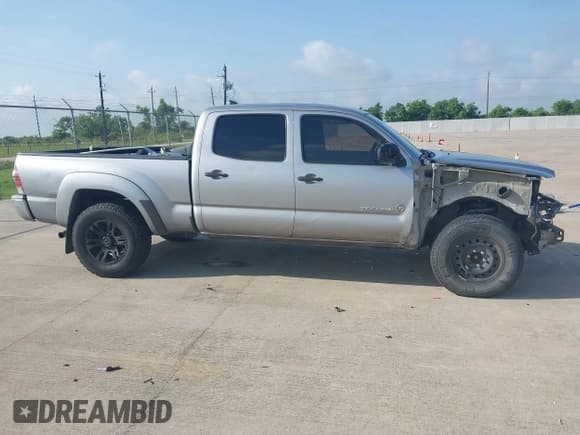 ✅ 2015 Toyota Tacoma PreRunner • VIN: 5TFKU4HN1FX006443 • Lot: 42396815. Listed on IAAI with 176,592 mi. Free auction sales archive from the USA and detailed vehicle history report at DreamBid. Image 13.