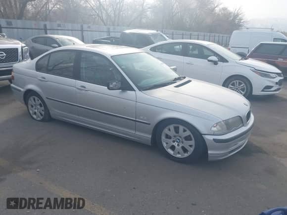 1999 BMW 3 Series 323i с VIN WBAAM3331XCD55039, выставлен на аукционе IAAI как лот 41884968 с пробегом 187 106 миль миль и . История ставок и продаж доступна на DreamBid. Изображение 1.