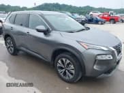 ✅ 2023 Nissan Rogue SV • VIN: JN8BT3BBXPW350487 • Lot: 42465145. Wystawiony na IAAI z przebiegiem 20 244 mil. Bezpłatny archiwum sprzedaży aukcyjnych z USA i szczegółowy raport historii pojazdu na DreamBid. Zdjęcie 1.