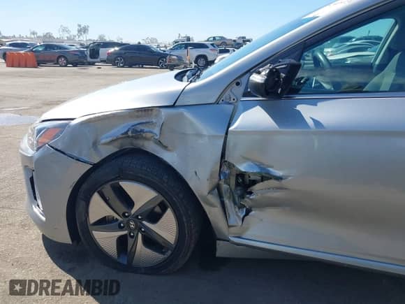 2020 Hyundai Ioniq SEL с VIN KMHC85LC9LU210713, выставлен на аукционе IAAI как лот 43419724 с пробегом 26 583 миль миль и . История ставок и продаж доступна на DreamBid. Изображение 6.