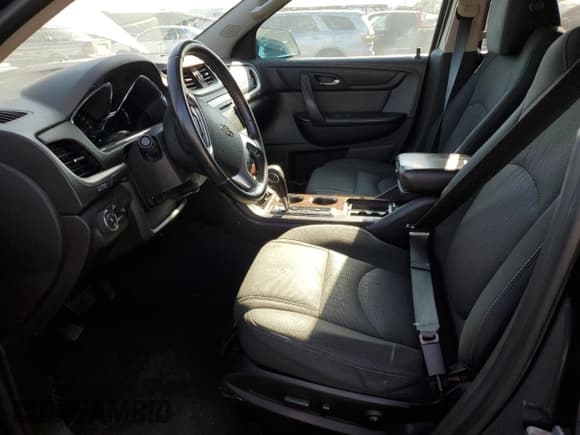 ✅ 2014 Chevrolet Traverse LT • VIN: 1GNKRGKD5EJ160746 • Lot: 70323904. Wystawiony na Copart z przebiegiem 134 657 mil. Bezpłatny archiwum sprzedaży aukcyjnych z USA i szczegółowy raport historii pojazdu na DreamBid. Zdjęcie 7.