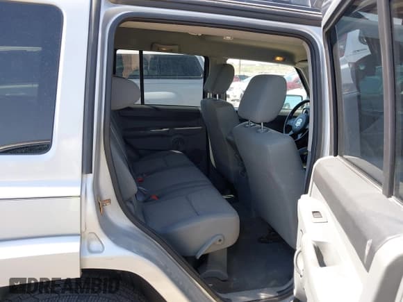 ✅ 2007 Jeep Commander Sport • VIN: 1J8HG48KX7C626507 • Лот: 42943485. Опубликован ранее на IAAI с пробегом 143 286 миль. Бесплатный доступ к архиву аукционных продаж из США и подробный отчёт об истории автомобиля на DreamBid. Изображение 8.