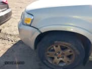 ✅ 2005 Ford Escape Limited • VIN: 1FMYU94195KD10122 • Lot: 42106540. Listed on IAAI with Not provided. Free auction sales archive from the USA and detailed vehicle history report at DreamBid. Image 6.