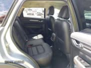 ✅ 2023 Mazda CX-5 S Carbon Edition • VIN: JM3KFBCM0P0137474 • Lot: 42785110. Wystawiony na IAAI z przebiegiem 39 335 mil. Bezpłatny archiwum sprzedaży aukcyjnych z USA i szczegółowy raport historii pojazdu na DreamBid. Zdjęcie 8.