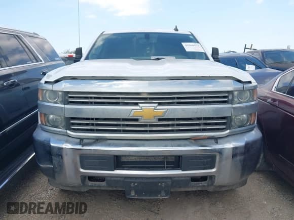 ✅ 2017 Chevrolet Silverado 2500HD Work Truck • VIN: 1GC1KUEG6HF197955 • Lot: 42968573. Wystawiony na IAAI z przebiegiem 319 387 mil. Bezpłatny archiwum sprzedaży aukcyjnych z USA i szczegółowy raport historii pojazdu na DreamBid. Zdjęcie 12.