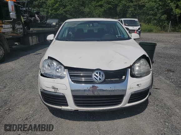 ✅ 2009 Volkswagen Jetta SE • VIN: 3VWRZ71K29M033787 • Lot: 61969945. Listed on Copart with 175,785 mi. Free auction sales archive from the USA and detailed vehicle history report at DreamBid. Image 5.