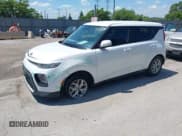✅ 2021 Kia Soul LX • VIN: KNDJ23AU3M7138114 • Lot: 42635773. Wystawiony na IAAI z przebiegiem 110 045 mil. Bezpłatny archiwum sprzedaży aukcyjnych z USA i szczegółowy raport historii pojazdu na DreamBid. Zdjęcie 18.