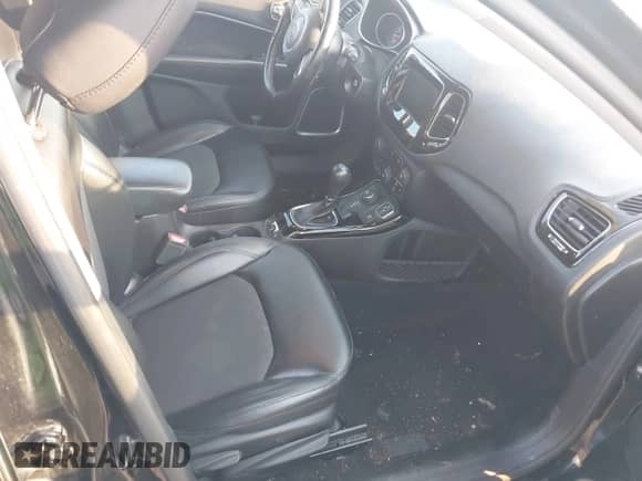 2020 Jeep Compass Latitude с VIN 3C4NJDBB7LT209493, выставлен на аукционе IAAI как лот 42560576 с пробегом 50 064 миль миль и . История ставок и продаж доступна на DreamBid. Изображение 5.