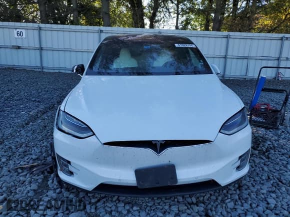 ✅ 2018 Tesla Model X 75D • VIN: 5YJXCAE2XJF106397 • Лот: 81928705. Опубликован ранее на Copart с пробегом 114 644 миль. Бесплатный доступ к архиву аукционных продаж из США и подробный отчёт об истории автомобиля на DreamBid. Изображение 5.