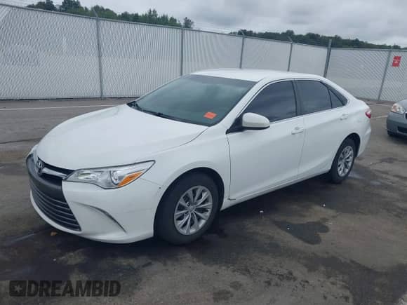 2015 Toyota Camry LE with VIN 4T4BF1FKXFR516407, listed as a IAAI auction lot 43385667 with 52,160 mi miles and . Bid and sale history available at DreamBid. Image 2.