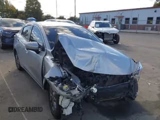 ✅ 2020 Toyota Yaris LE • VIN: 3MYDLBYV8LY714975 • Lot: 43577812. Wystawiony na IAAI z przebiegiem 64 502 mil. Bezpłatny archiwum sprzedaży aukcyjnych z USA i szczegółowy raport historii pojazdu na DreamBid. Zdjęcie 1.