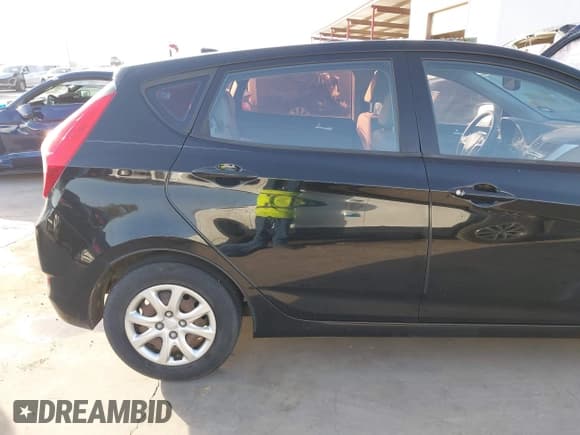 ✅ 2013 Hyundai Accent GS • VIN: KMHCT5AE7DU083304 • Lot: 41847588. Listed on IAAI with 133,971 mi. Free auction sales archive from the USA and detailed vehicle history report at DreamBid. Image 18.