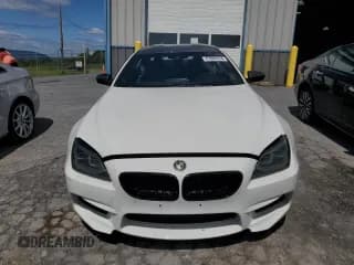 ✅ 2015 BMW M6 • VIN: WBS6C9C52FD467752 • Lot: 67884554. Wystawiony na Copart z przebiegiem 60 729 mil. Bezpłatny archiwum sprzedaży aukcyjnych z USA i szczegółowy raport historii pojazdu na DreamBid. Zdjęcie 5.