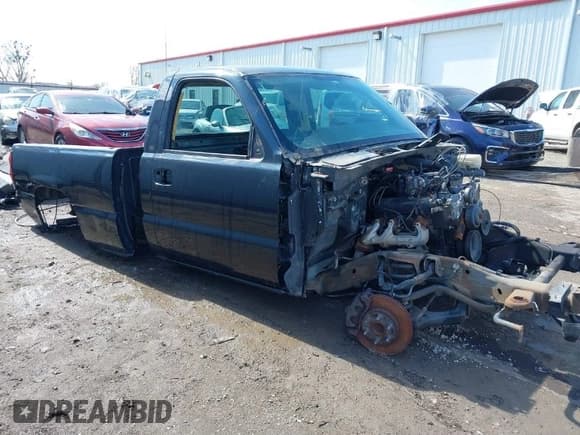 ✅ 2005 Chevrolet Silverado 1500 Work Truck • VIN: 1GCEC14X95Z330927 • Лот: 41565885. Опубликован ранее на IAAI с пробегом Не указан. Бесплатный доступ к архиву аукционных продаж из США и подробный отчёт об истории автомобиля на DreamBid. Изображение 1.