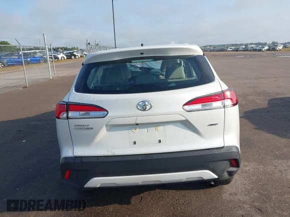 ✅ 2023 Toyota Corolla Cross L • VIN: 7MUAAABG6PV046737 • Lot: 43182455. Wystawiony na IAAI z przebiegiem 15 571 mil. Bezpłatny archiwum sprzedaży aukcyjnych z USA i szczegółowy raport historii pojazdu na DreamBid. Zdjęcie 17.