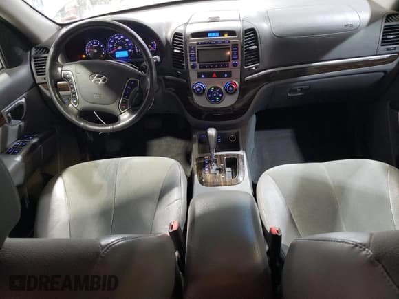 ✅ 2011 Hyundai Santa Fe SE • VIN: 5XYZH4AG0BG030440 • Lot: 83838424. Listed on Copart with 229,974 mi. Free auction sales archive from the USA and detailed vehicle history report at DreamBid. Image 8.