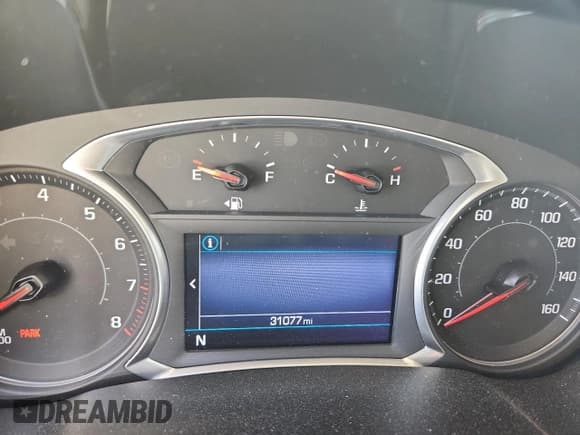 ✅ 2021 Chevrolet Blazer LT • VIN: 3GNKBJRS1MS559771 • Lot: 89868625. Wystawiony na Copart z przebiegiem 31 077 mil. Bezpłatny archiwum sprzedaży aukcyjnych z USA i szczegółowy raport historii pojazdu na DreamBid. Zdjęcie 9.