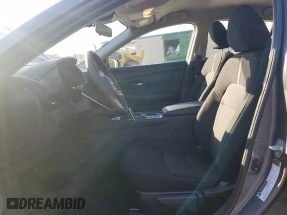 ✅ 2025 Nissan Sentra SV • VIN: 3N1AB8CV7SY377974 • Lot: 92940685. Listed on Copart with 7,078 mi. Free auction sales archive from the USA and detailed vehicle history report at DreamBid. Image 7.