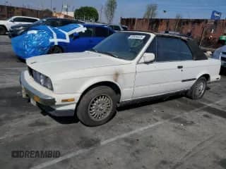 1988 BMW 3 Series с VIN WBABB2303J1945608, выставлен на аукционе Copart как лот 50656525 с пробегом 146 311 миль миль и Чистый • Clean title. История ставок и продаж доступна на DreamBid. Изображение 1.