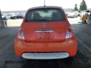 ✅ 2014 FIAT 500e • VIN: 3C3CFFGE3ET225298 • Lot: 58090645. Wystawiony na Copart z przebiegiem 77 820 mil. Bezpłatny archiwum sprzedaży aukcyjnych z USA i szczegółowy raport historii pojazdu na DreamBid. Zdjęcie 6.