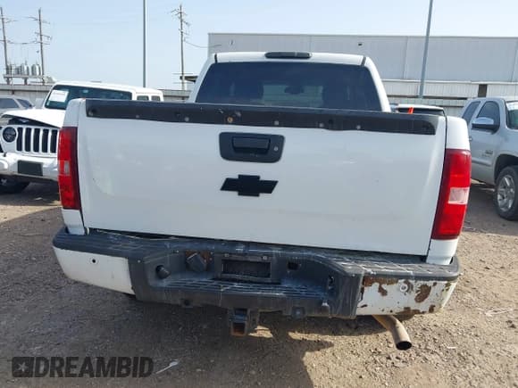 ✅ 2008 Chevrolet Silverado 1500 • VIN: 2GCFC13Y681118367 • Lot: 42632087. Wystawiony na IAAI z przebiegiem 99 623 mil. Bezpłatny archiwum sprzedaży aukcyjnych z USA i szczegółowy raport historii pojazdu na DreamBid. Zdjęcie 16.