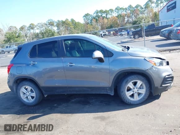 ✅ 2020 Chevrolet Trax LS • VIN: 3GNCJKSB2LL217102 • Lot: 43779995. Listed on IAAI with 22,515 mi. Free auction sales archive from the USA and detailed vehicle history report at DreamBid. Image 13.