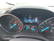 ✅ 2018 Ford Escape SE • VIN: 1FMCU9GD9JUB18987 • Lot: 40912957. Wystawiony na IAAI z przebiegiem 110 279 mil. Bezpłatny archiwum sprzedaży aukcyjnych z USA i szczegółowy raport historii pojazdu na DreamBid. Zdjęcie 15.