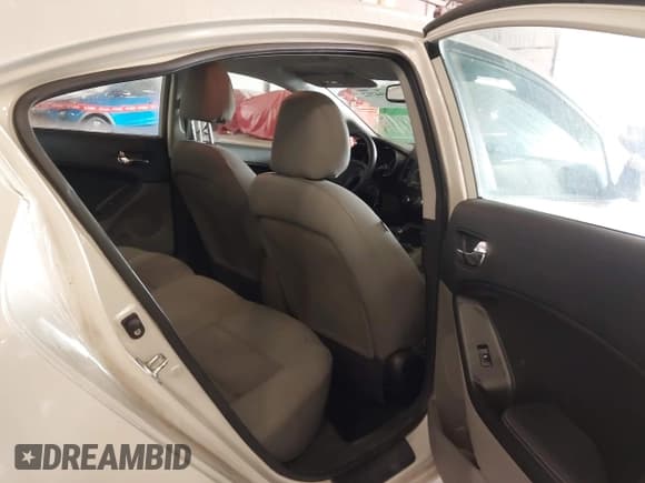 ✅ 2014 Kia Forte LX • VIN: KNAFK4A66E5134985 • Lot: 43494712. Wystawiony na IAAI z przebiegiem 150 842 mil. Bezpłatny archiwum sprzedaży aukcyjnych z USA i szczegółowy raport historii pojazdu na DreamBid. Zdjęcie 8.