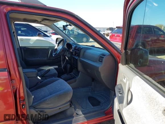 ✅ 2001 Isuzu Rodeo S • VIN: 4S2CK58W814326849 • Лот: 41769624. Опубликован ранее на IAAI с пробегом 366 460 миль. Бесплатный доступ к архиву аукционных продаж из США и подробный отчёт об истории автомобиля на DreamBid. Изображение 5.