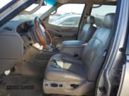 ✅ 2001 Lincoln Navigator • VIN: 5LMFU28R51LJ29728 • Лот: 87147514. Опубликован ранее на Copart с пробегом 175 837 миль. Бесплатный доступ к архиву аукционных продаж из США и подробный отчёт об истории автомобиля на DreamBid. Изображение 7.