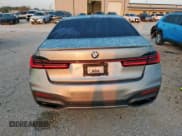 ✅ 2021 BMW 7 Series 740i • VIN: WBA7T2C06MCF00133 • Lot: 89814365. Wystawiony na Copart z przebiegiem 78 760 mil. Bezpłatny archiwum sprzedaży aukcyjnych z USA i szczegółowy raport historii pojazdu na DreamBid. Zdjęcie 6.